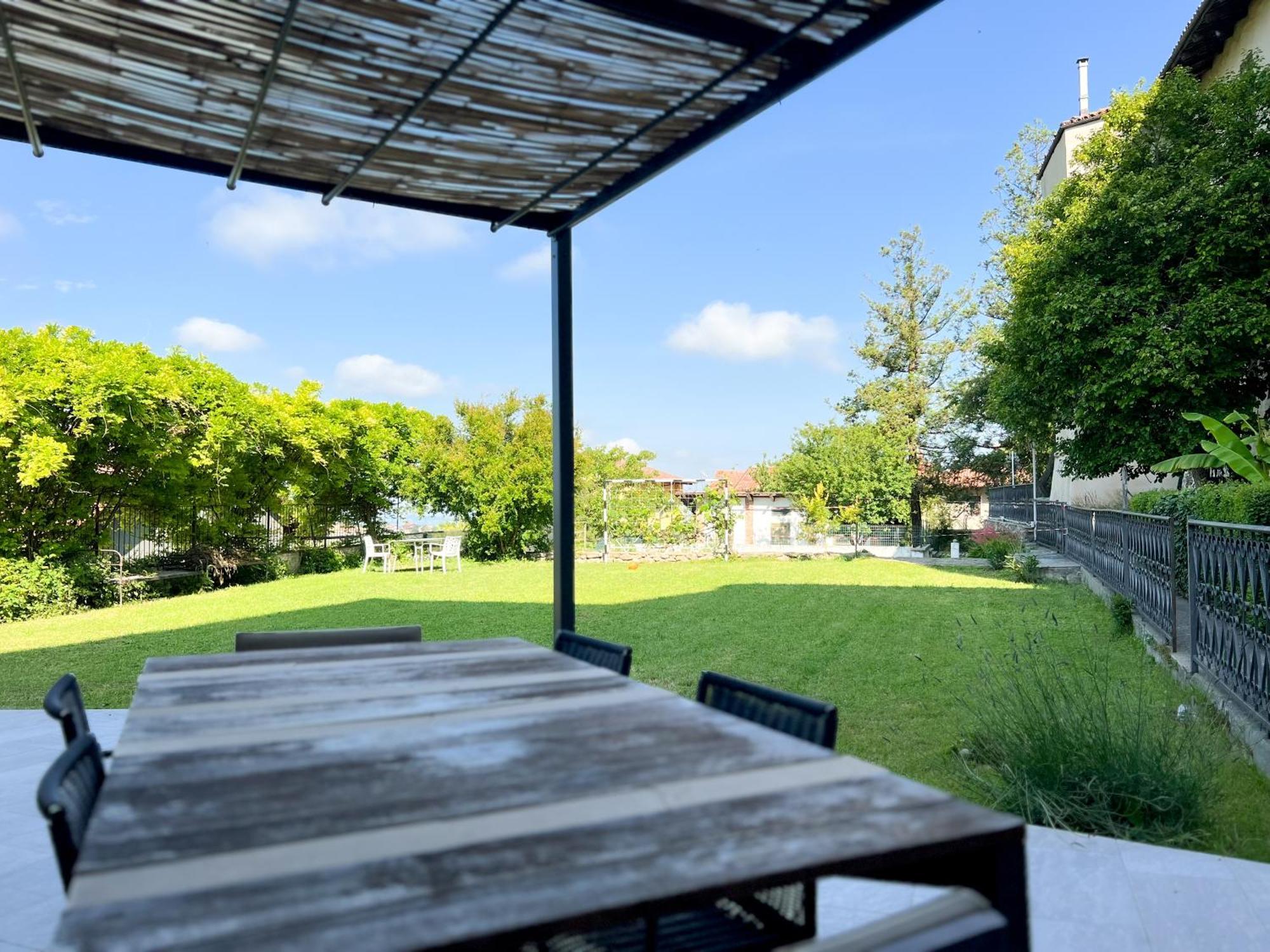 Comecasa 2 Bedrooms With Garden Apartment Benevello ภายนอก รูปภาพ